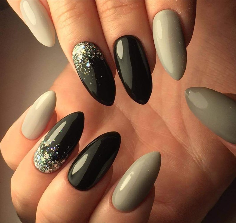 Черные ногти миндаль