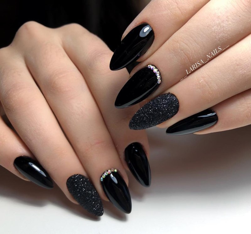 Черные ногти