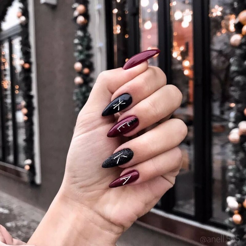 Коричневый маникюр миндаль