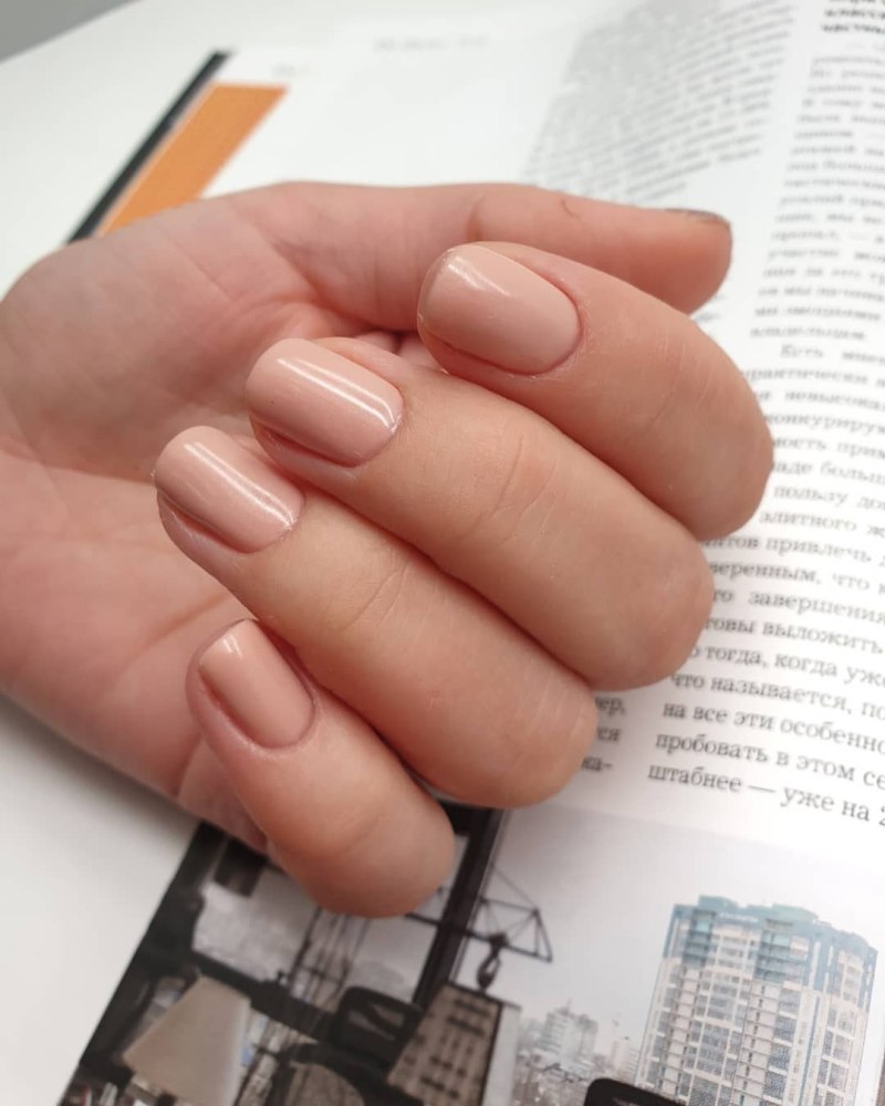 Маникюр на короткие ногти в школу