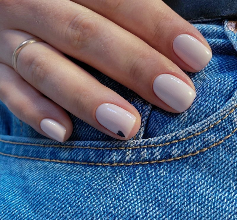 Маникюр в школу