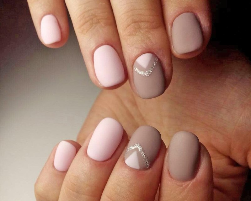 Красивый маникюр на короткие ногти