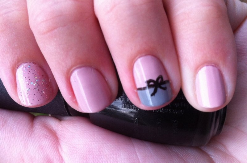 Розовый маникюр для подростков