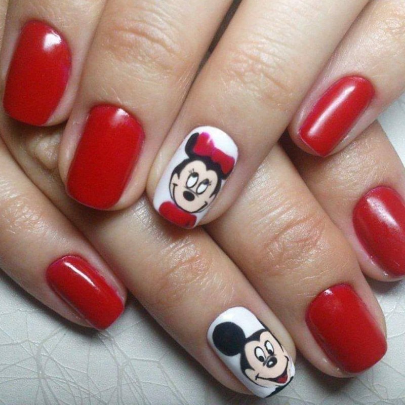 Маникюр гель лак с Микки Маусом