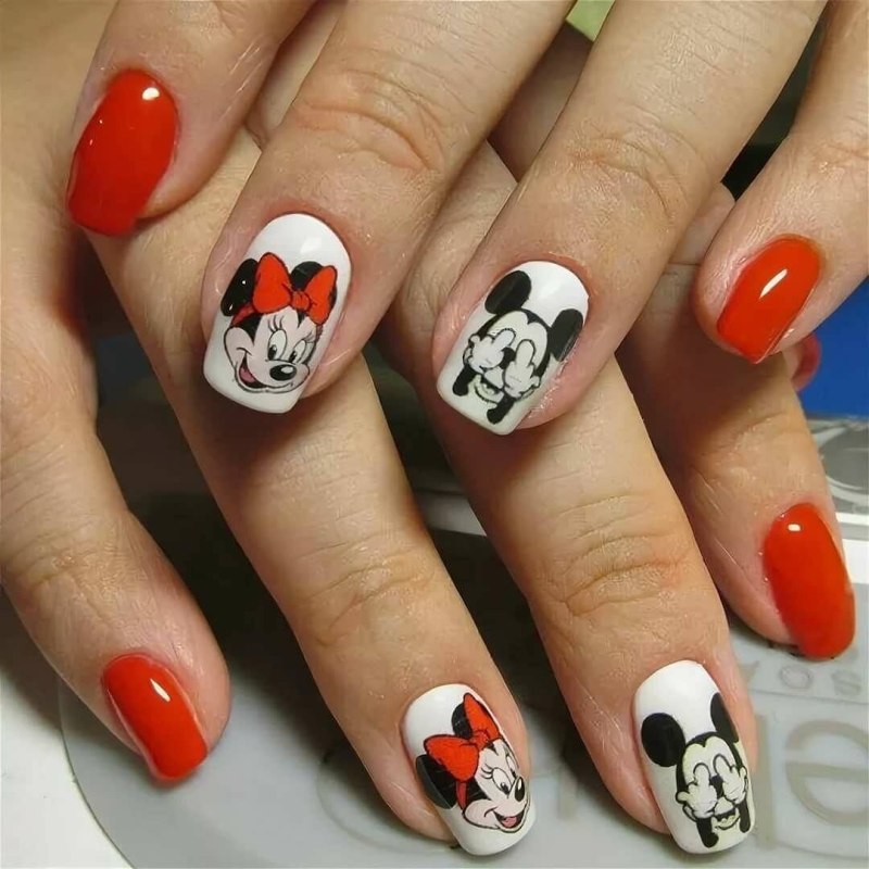 Красивый розовый маникюр