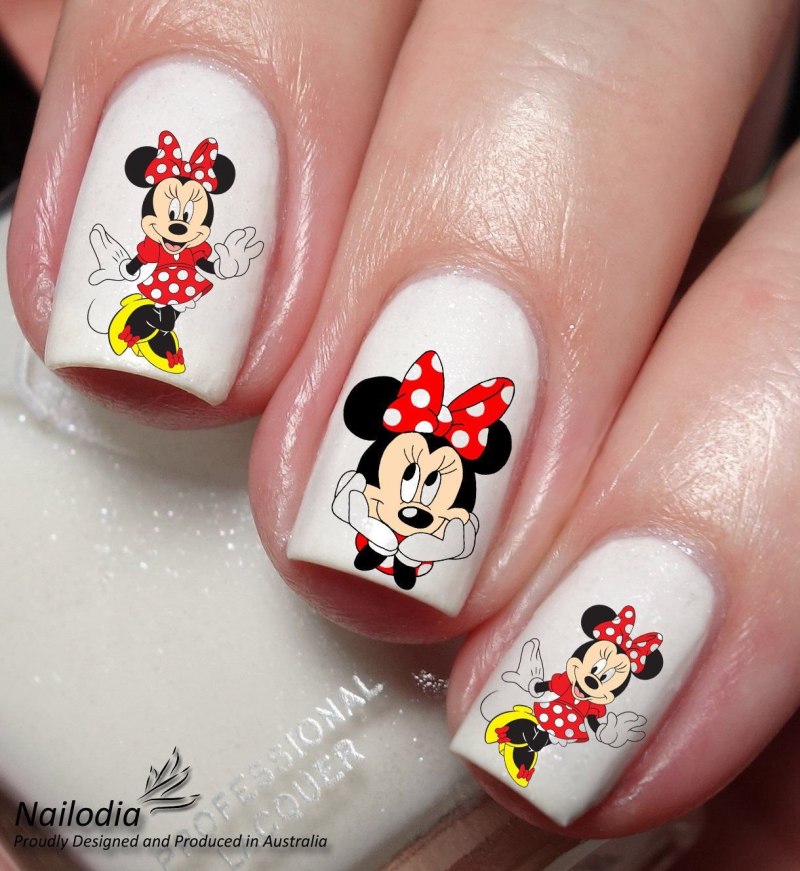 Ногти Ксении Куприковой Микки Маус