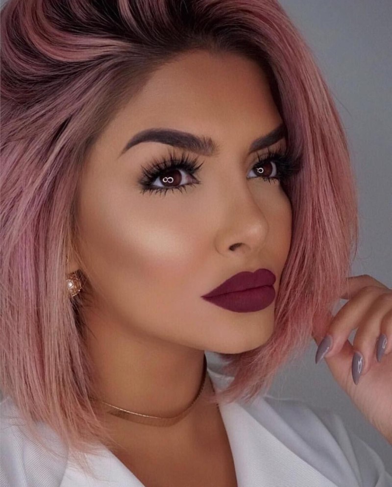 Нежно розовые волосы