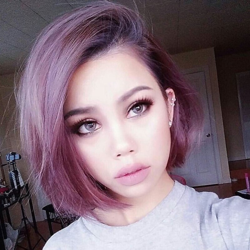 Героини с розовыми волосами