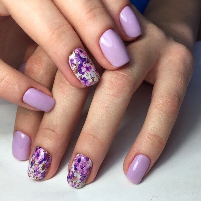 Сиреневый маникюр