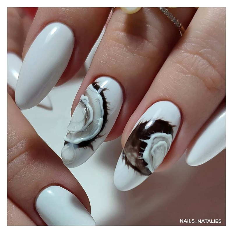 Маникюр пляжный разноцветный