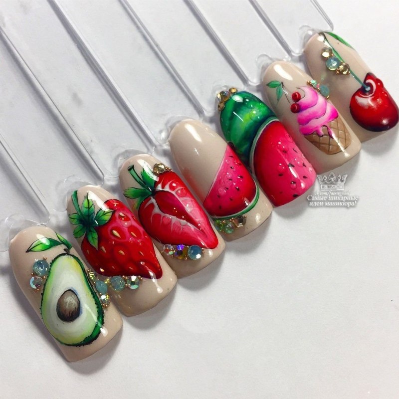 Маникюр градиент с пальмами