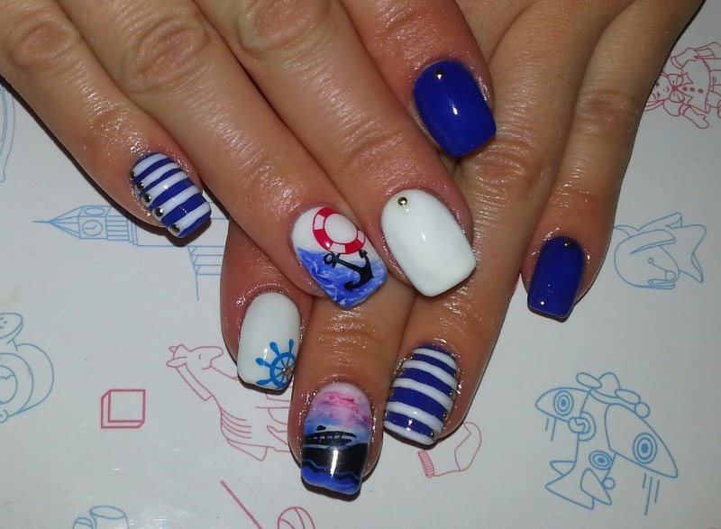 Морской маникюр 2022