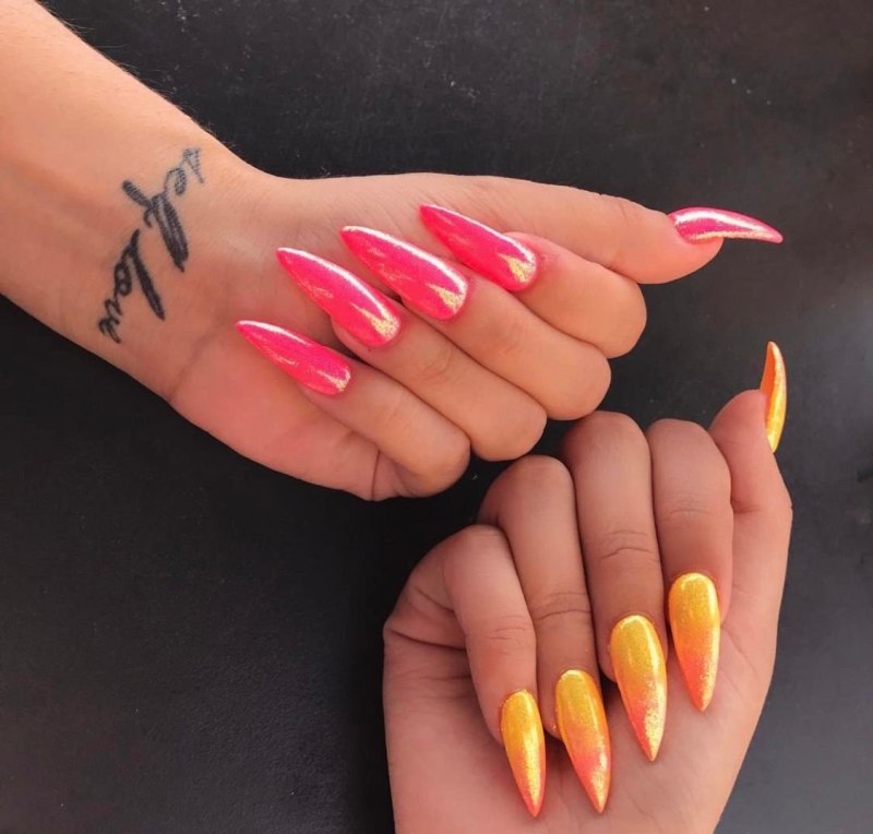 Ногти яркие летние миндаль