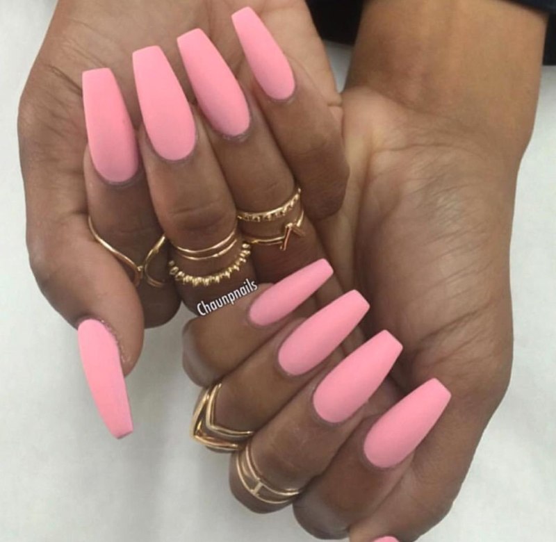 Маникюр на длинные ногти розового цвета