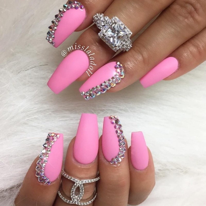 Разноцветные длинные ногти