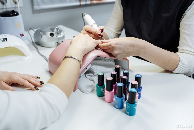 Мастер маникюра