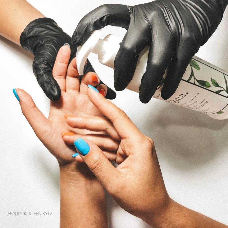 Мастер маникюра и педикюра