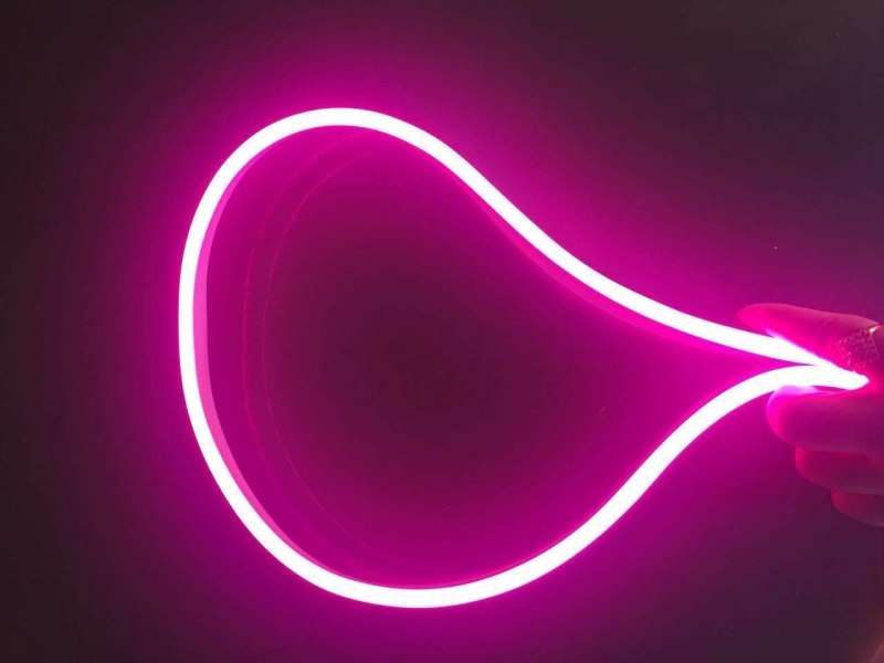Фиолетовый неон