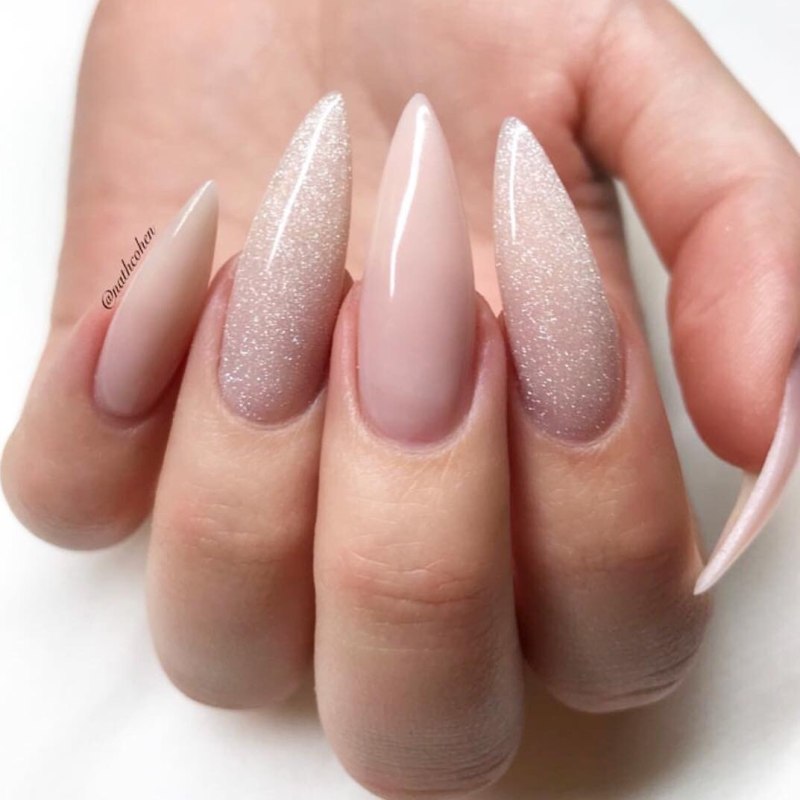 Нюдовый френч миндаль