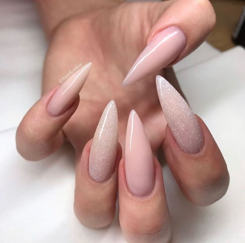 Острый миндаль нюд