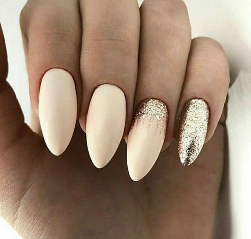 Французский маникюр острые