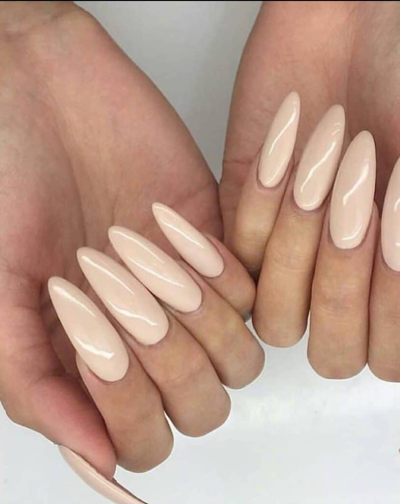 Красивые острые ногти