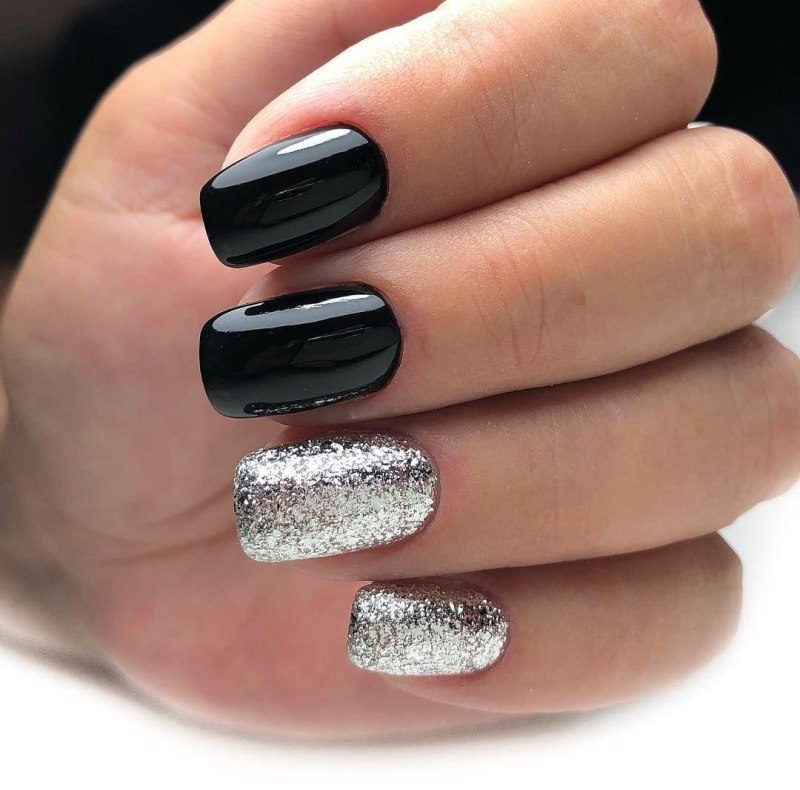 Маникюр серый с блестками