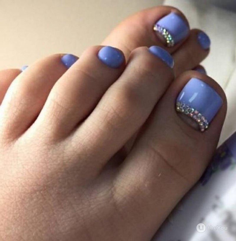 Педикюр на смуглой коже