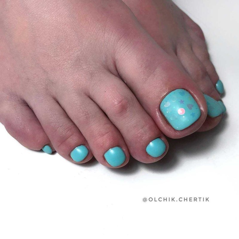 Педикюр синий с белым