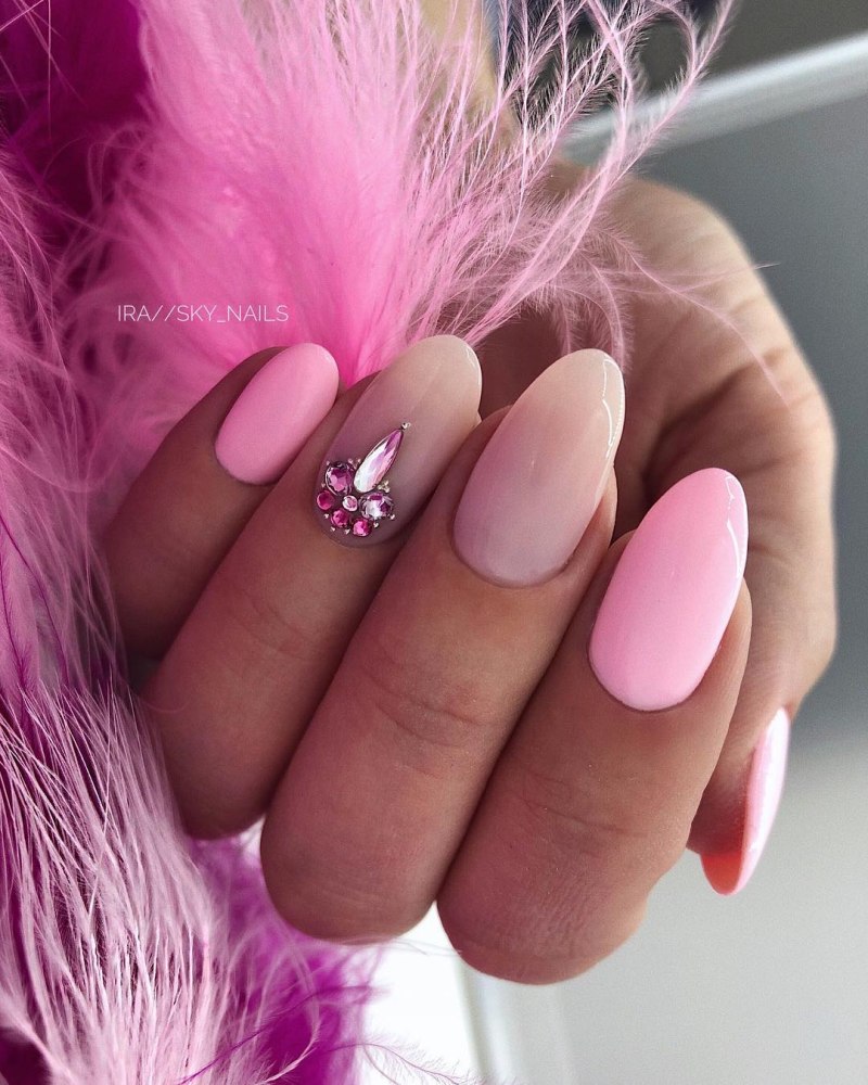 Нарощенные ногти розовые