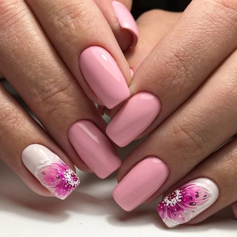 Нежно розовые ногти