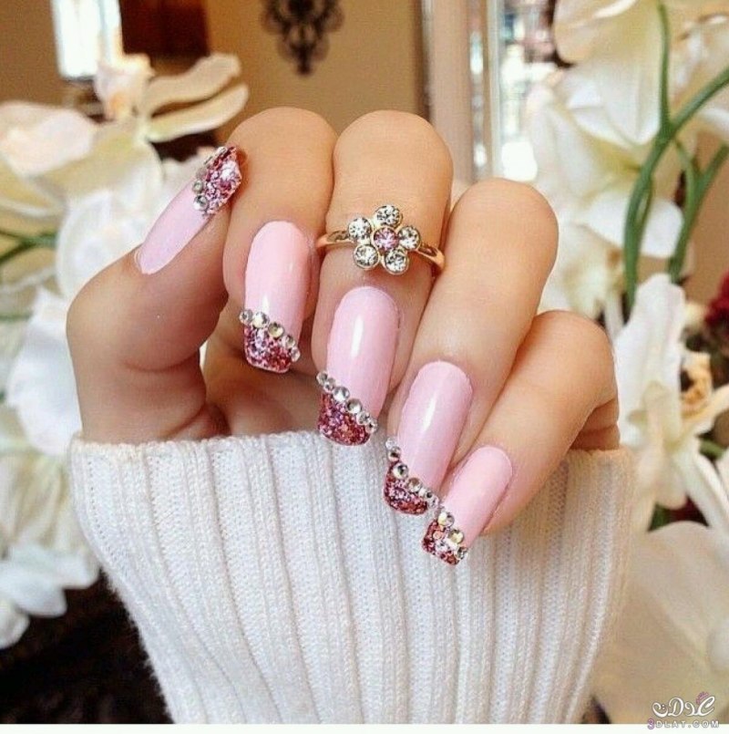 Розовые ногти