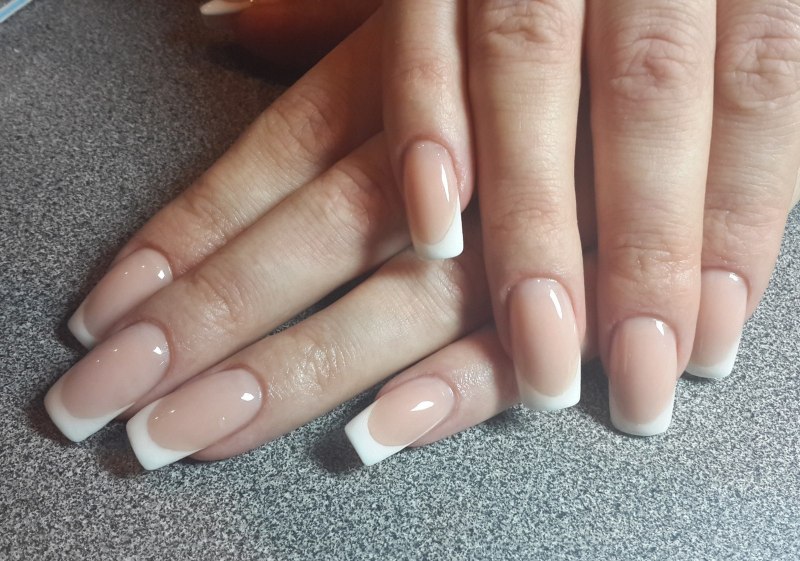 Маникюр 2022 мягкий квадрат