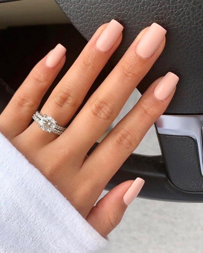 Маникюр на короткие ногти мягкий квадрат