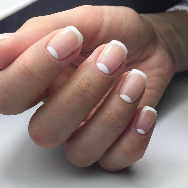 Нюдовый френч маникюр