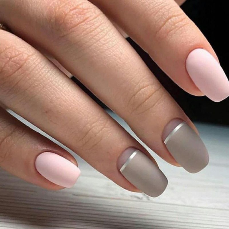 Маникюр френч на черном фоне