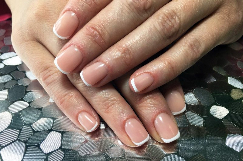 Ногти квадрат средней длины