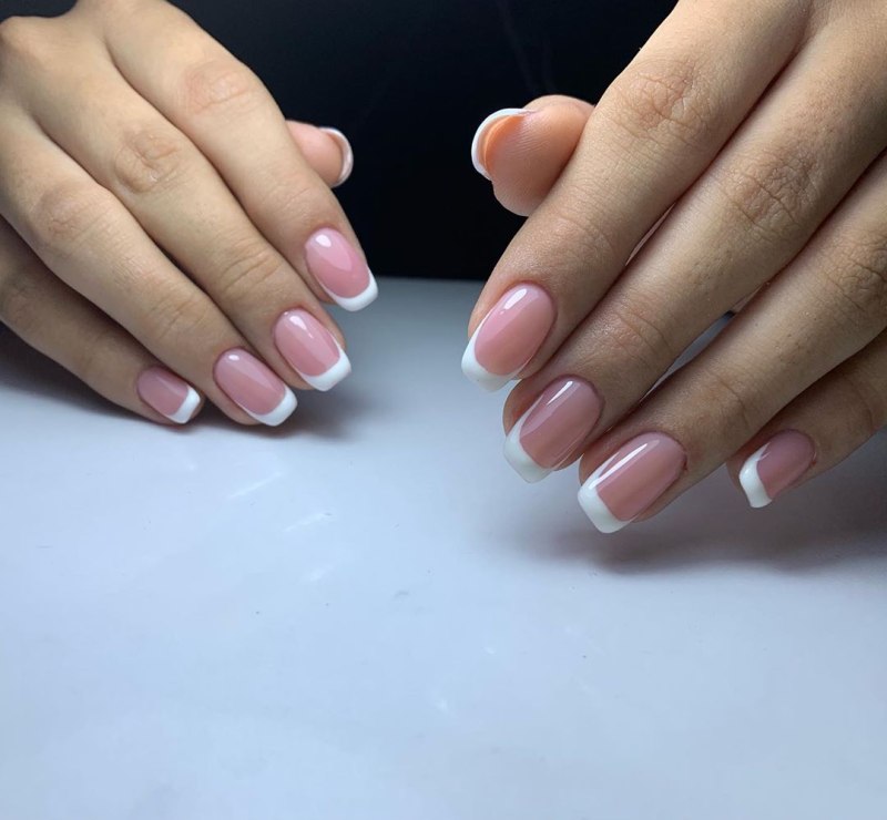 Французский маникюр натуральный