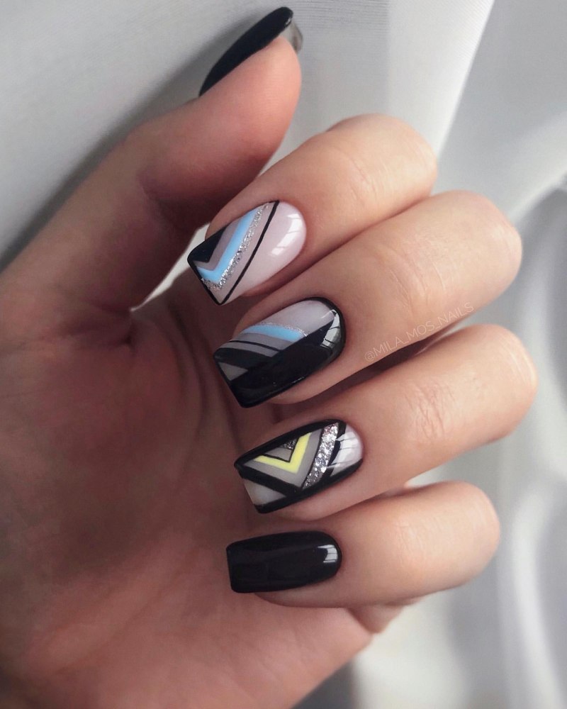 Ногти с полосками