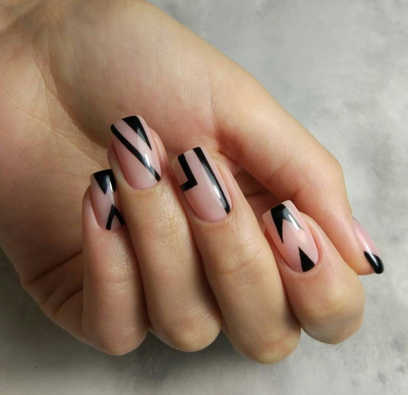 Ногти с полосками