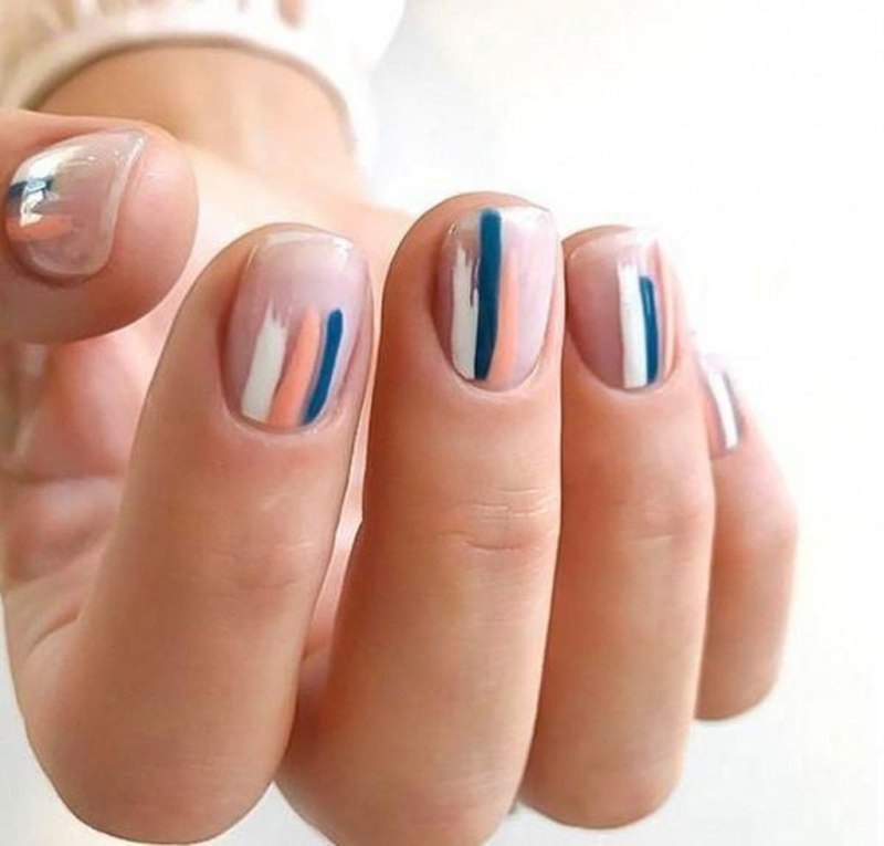 Ногти с полосками