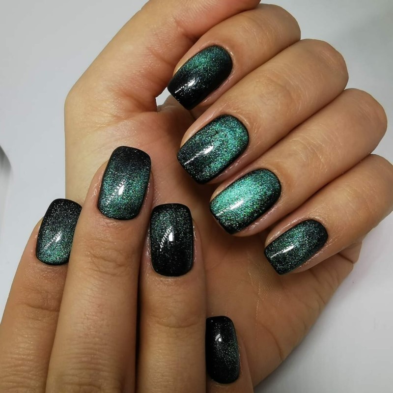 Голубой кошачий глаз маникюр