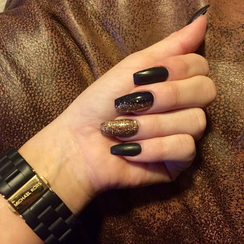 Маникюр коричневый френч