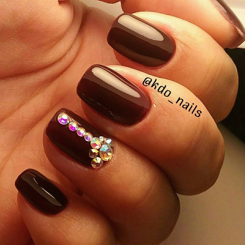 Маникюр с блестящим лаком