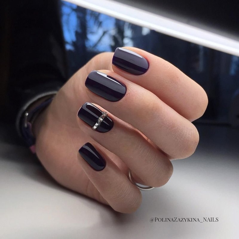 Бордовый маникюр на квадратные ногти