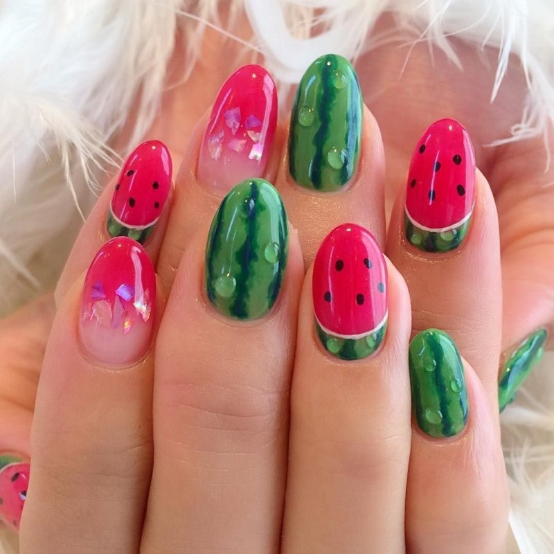 Маникюр с арбузом