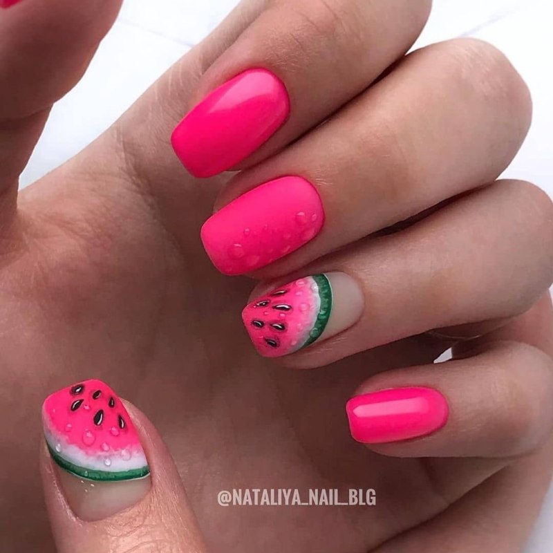 Яркие короткие ногти