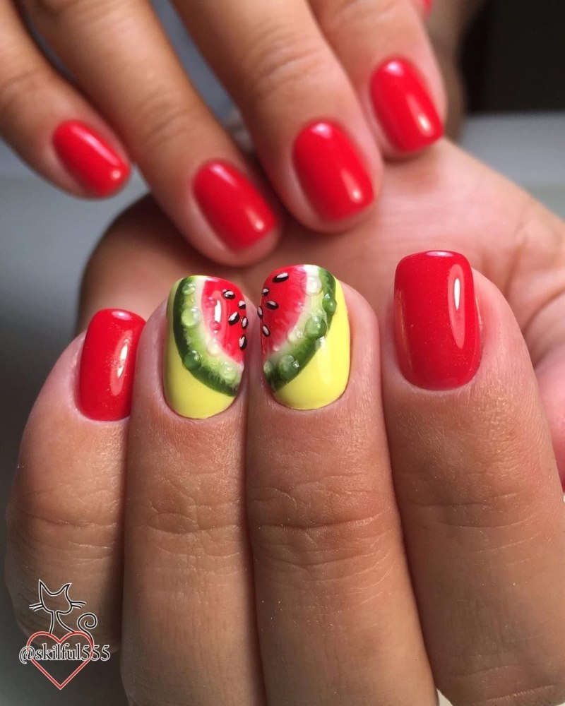 Маникюр с арбузом