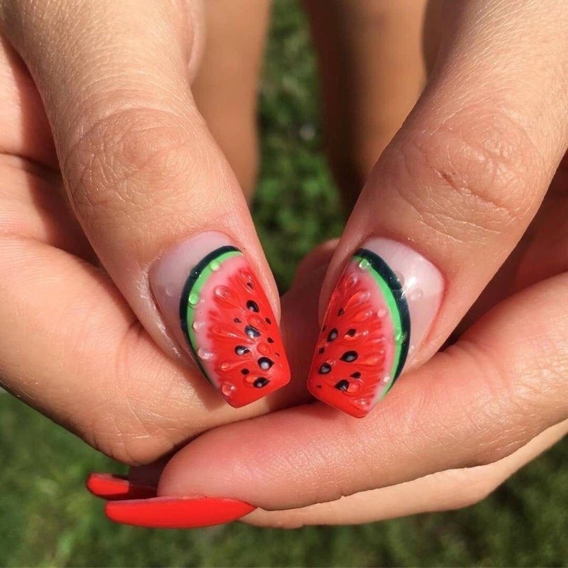 Маникюр с арбузиками на короткие ногти