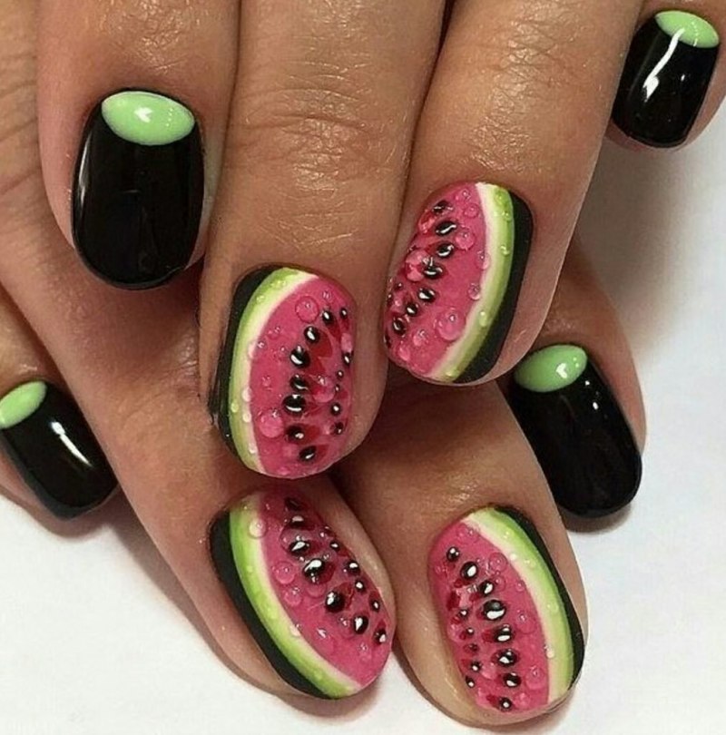 Арбуз на ногтях